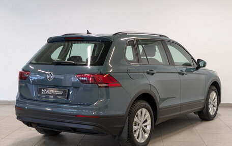 Volkswagen Tiguan II, 2020 год, 2 300 000 рублей, 3 фотография