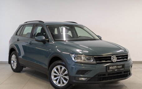 Volkswagen Tiguan II, 2020 год, 2 300 000 рублей, 2 фотография