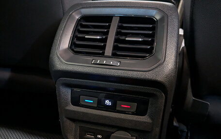 Volkswagen Tiguan II, 2020 год, 2 300 000 рублей, 19 фотография