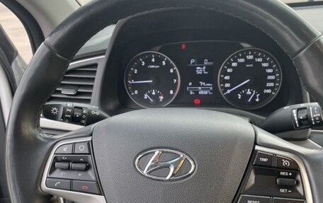 Hyundai Elantra VI рестайлинг, 2018 год, 1 510 000 рублей, 12 фотография