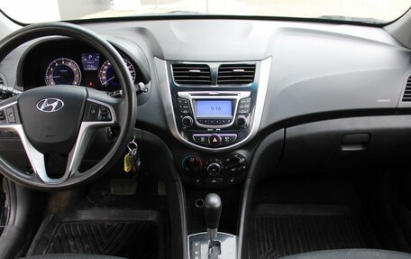 Hyundai Solaris II рестайлинг, 2013 год, 645 000 рублей, 11 фотография