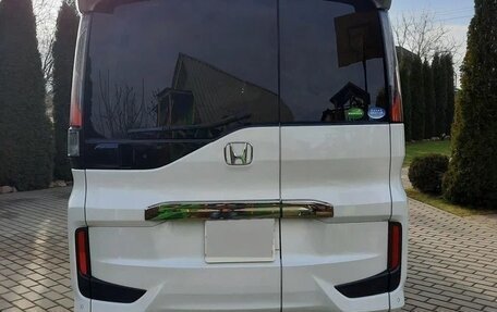 Honda Stepwgn IV, 2021 год, 2 050 000 рублей, 4 фотография