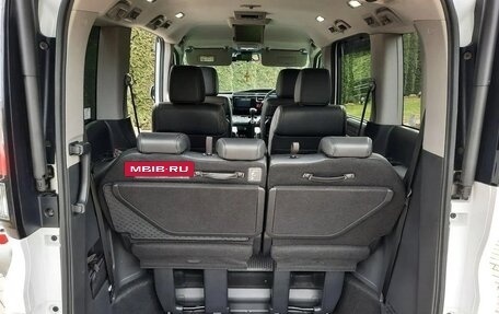 Honda Stepwgn IV, 2021 год, 2 050 000 рублей, 14 фотография