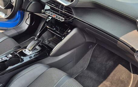 Peugeot 2008 II, 2021 год, 1 850 000 рублей, 13 фотография