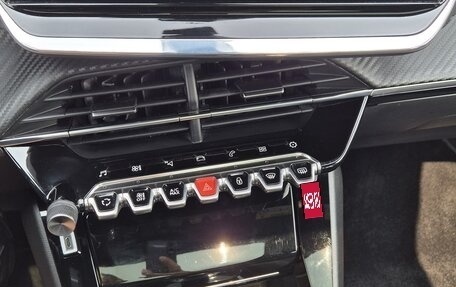 Peugeot 2008 II, 2021 год, 1 850 000 рублей, 12 фотография