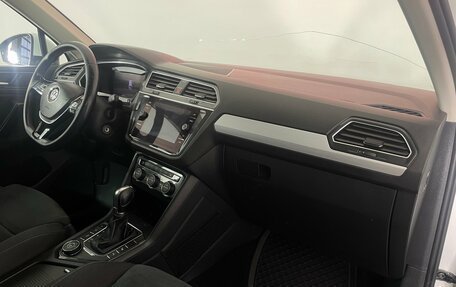 Volkswagen Tiguan II, 2017 год, 2 179 000 рублей, 11 фотография