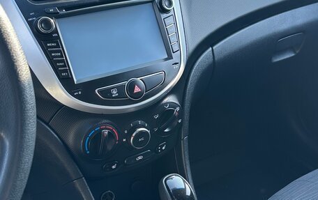 Hyundai Solaris II рестайлинг, 2015 год, 1 090 000 рублей, 7 фотография