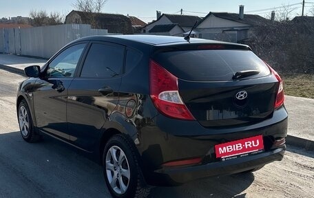 Hyundai Solaris II рестайлинг, 2015 год, 1 090 000 рублей, 5 фотография