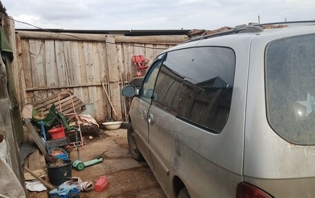 KIA Carnival III, 2000 год, 180 000 рублей, 2 фотография