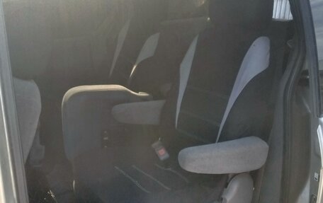 KIA Carnival III, 2000 год, 180 000 рублей, 8 фотография