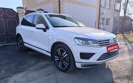Volkswagen Touareg III, 2015 год, 2 850 000 рублей, 3 фотография
