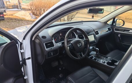 Volkswagen Touareg III, 2015 год, 2 850 000 рублей, 10 фотография