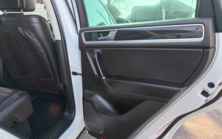 Volkswagen Touareg III, 2015 год, 2 850 000 рублей, 19 фотография