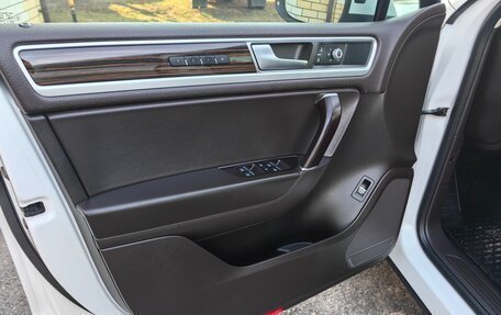 Volkswagen Touareg III, 2015 год, 2 850 000 рублей, 18 фотография