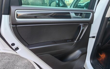 Volkswagen Touareg III, 2015 год, 2 850 000 рублей, 20 фотография