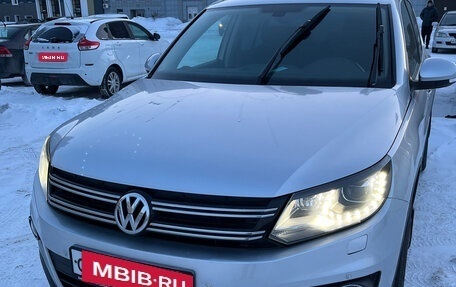Volkswagen Tiguan I, 2011 год, 1 280 000 рублей, 1 фотография