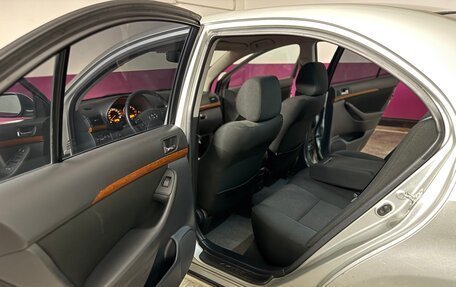 Toyota Avensis III рестайлинг, 2007 год, 985 000 рублей, 28 фотография