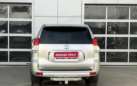 Toyota Land Cruiser Prado 150 рестайлинг 2, 2010 год, 2 420 000 рублей, 6 фотография