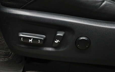 Toyota Land Cruiser Prado 150 рестайлинг 2, 2010 год, 3 120 000 рублей, 13 фотография