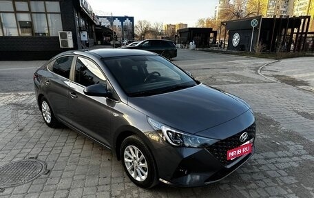 Hyundai Solaris II рестайлинг, 2021 год, 1 700 000 рублей, 1 фотография