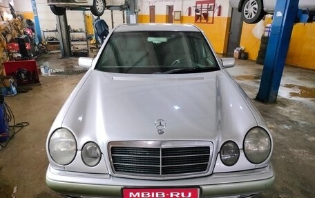 Mercedes-Benz E-Класс, 1997 год, 350 000 рублей, 1 фотография