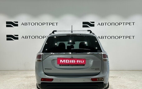 Mitsubishi Outlander III рестайлинг 3, 2013 год, 1 349 000 рублей, 4 фотография
