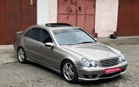 Mercedes-Benz C-Класс, 2004 год, 800 000 рублей, 1 фотография