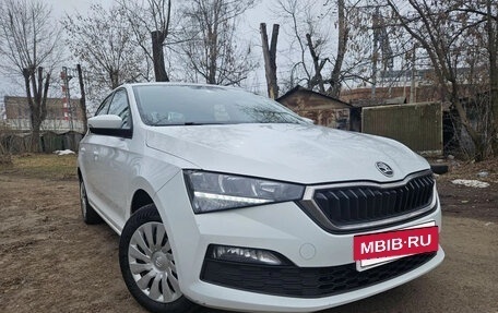 Skoda Rapid II, 2021 год, 1 570 000 рублей, 2 фотография