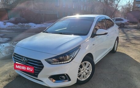 Hyundai Solaris II рестайлинг, 2018 год, 1 390 000 рублей, 2 фотография