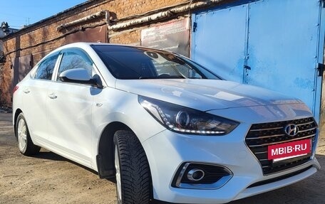 Hyundai Solaris II рестайлинг, 2018 год, 1 390 000 рублей, 3 фотография