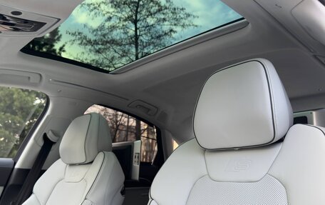 Audi S8, 2025 год, 25 000 000 рублей, 21 фотография