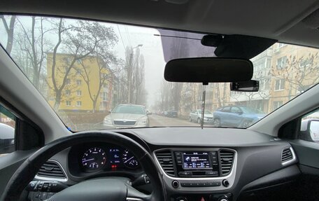 Hyundai Solaris II рестайлинг, 2017 год, 1 290 000 рублей, 6 фотография