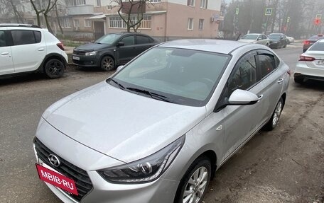 Hyundai Solaris II рестайлинг, 2017 год, 1 290 000 рублей, 2 фотография