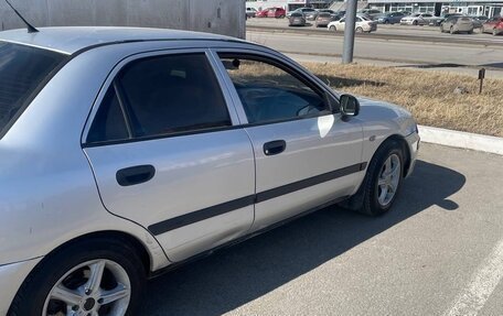 Mitsubishi Carisma I, 2002 год, 280 000 рублей, 2 фотография