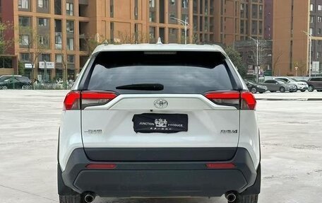 Toyota RAV4, 2024 год, 3 605 005 рублей, 5 фотография