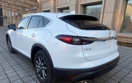 Mazda CX-4, 2023 год, 2 390 000 рублей, 4 фотография