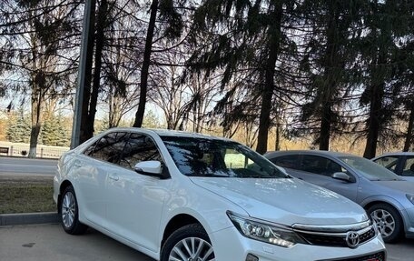 Toyota Camry, 2017 год, 2 290 000 рублей, 4 фотография