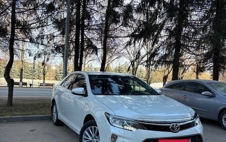 Toyota Camry, 2017 год, 2 290 000 рублей, 6 фотография
