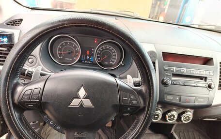 Mitsubishi Outlander III рестайлинг 3, 2010 год, 1 260 000 рублей, 13 фотография