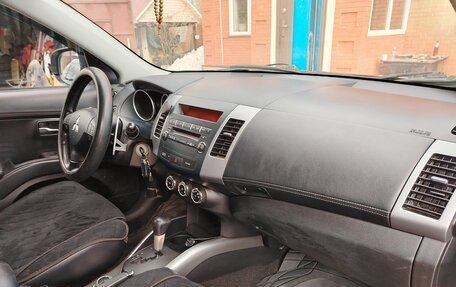 Mitsubishi Outlander III рестайлинг 3, 2010 год, 1 260 000 рублей, 10 фотография