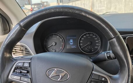 Hyundai Solaris II рестайлинг, 2017 год, 1 400 000 рублей, 8 фотография