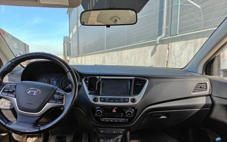 Hyundai Solaris II рестайлинг, 2017 год, 1 400 000 рублей, 6 фотография