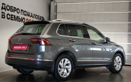 Volkswagen Tiguan II, 2021 год, 3 450 000 рублей, 4 фотография