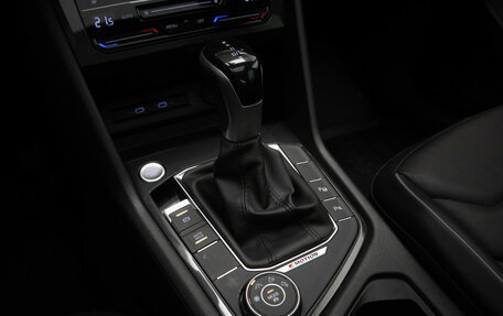 Volkswagen Tiguan II, 2021 год, 3 450 000 рублей, 21 фотография