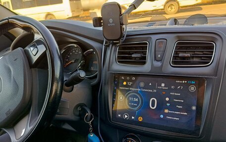 Renault Logan II, 2015 год, 780 000 рублей, 7 фотография