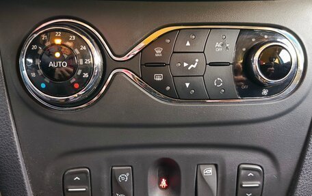 Renault Logan II, 2015 год, 780 000 рублей, 13 фотография