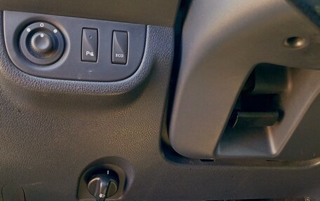 Renault Logan II, 2015 год, 780 000 рублей, 9 фотография