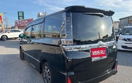 Toyota Voxy III, 2017 год, 1 600 000 рублей, 8 фотография