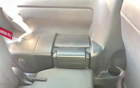 Toyota Voxy III, 2017 год, 1 600 000 рублей, 14 фотография