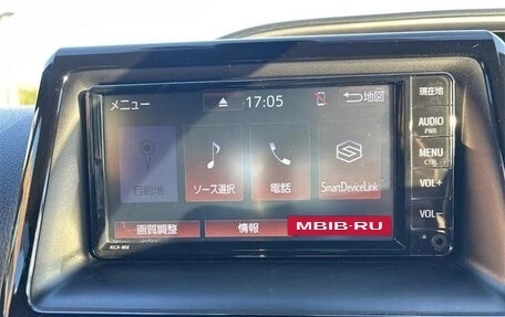 Toyota Voxy III, 2017 год, 1 600 000 рублей, 26 фотография